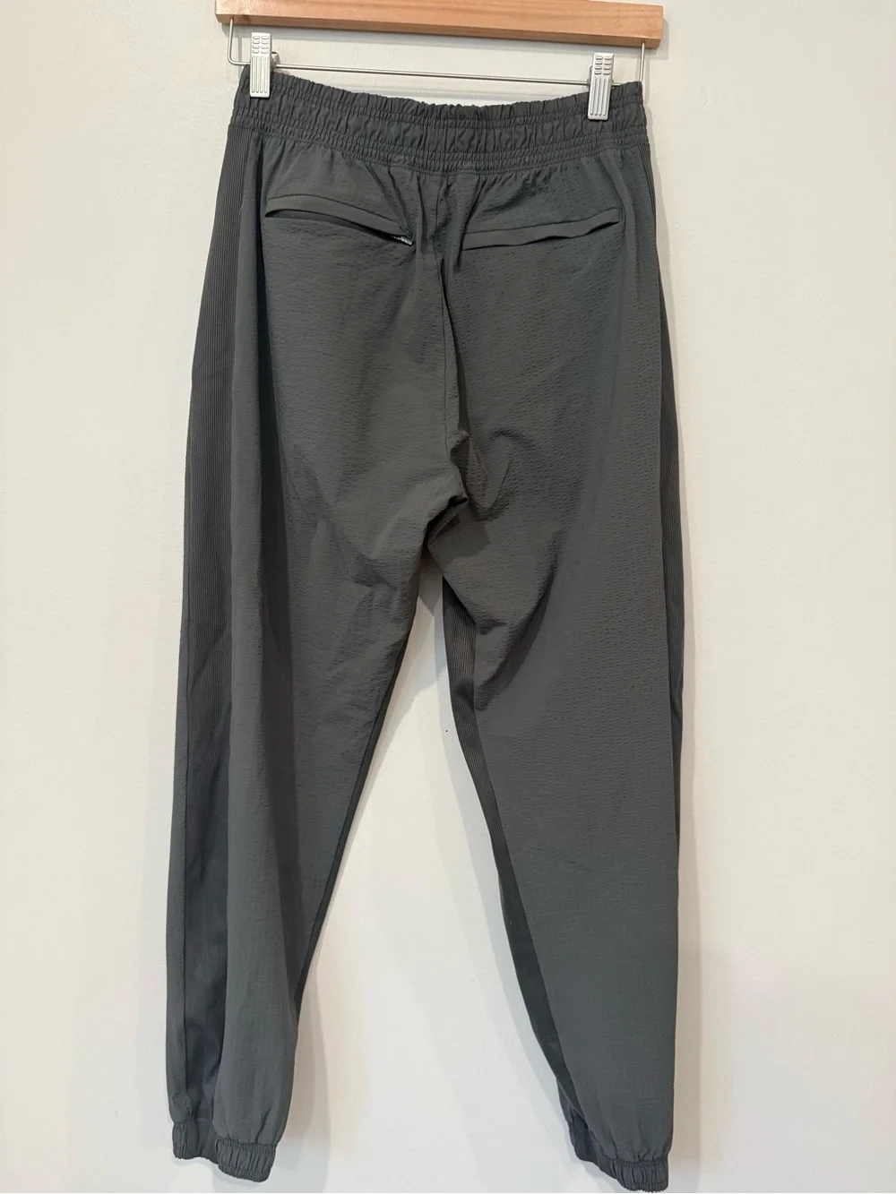 Athleta Textured Brooklyn Mid Rise Jogger Pants - Olive Green / Gray Size 4 / Sm